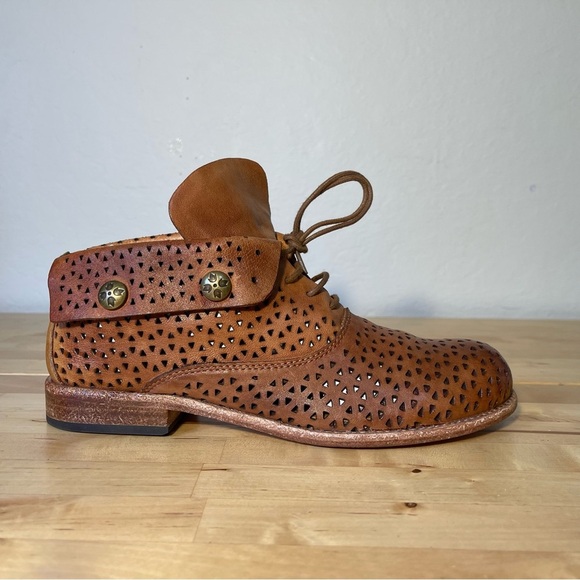 Patricia Nash Women's Sabrina Ankle Boot - Picture 1 of 13